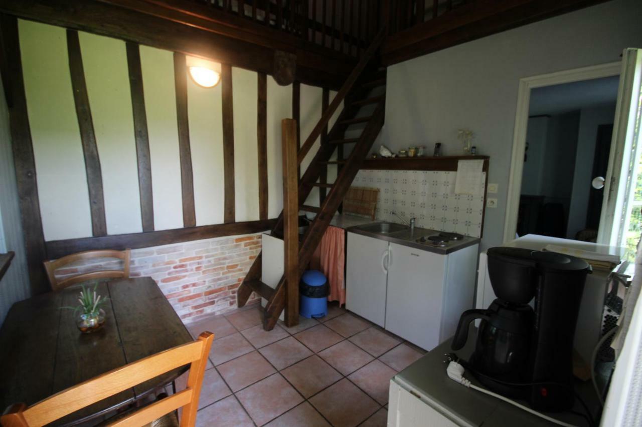 Bed and Breakfast La Ferme Aux Canards Сассто-ле-Мокондюї Екстер'єр фото